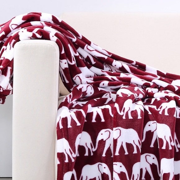 🐘 last one! Prancing elephants 50x60 plush throw - Picture 4 of 8